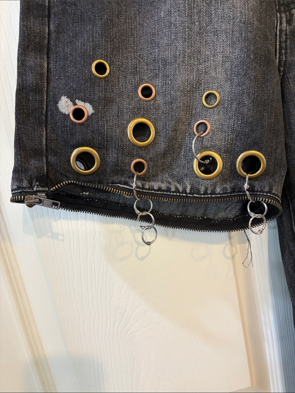 NWT Oli & Hali Black Wash Distressed Zipper Leg Jeans with Gold & Copper Grommet - Picture 7 of 13